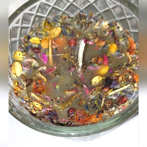 Hand crafted The witching Hour limited edition candle - Picture 2 of 9